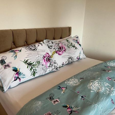 Grand Bleu - London - Next To Piccadilly Line Tube Station & Brand New Facilities Hotel Bagian luar foto